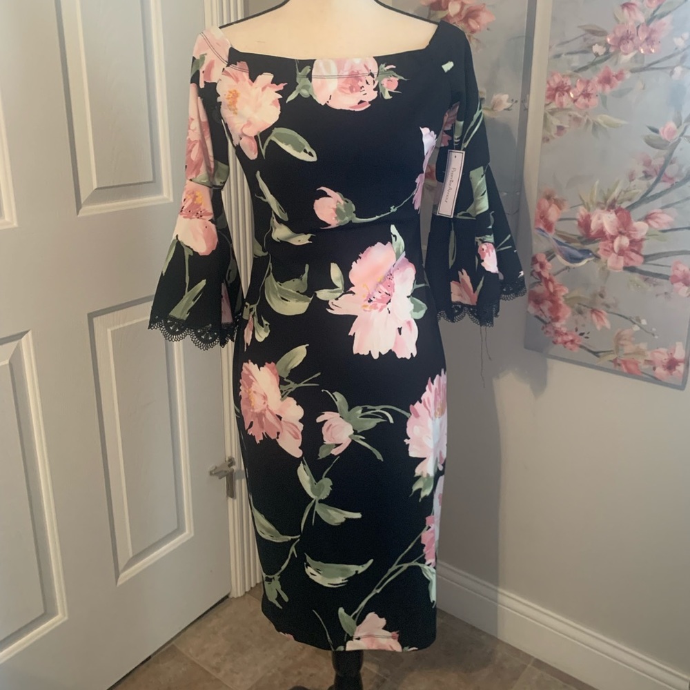 New w/Tags Off the Shoulder Bell Sleeve Dress Size 6.  Fits like a 4!!!!